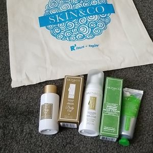 Skin & Co set with tote.